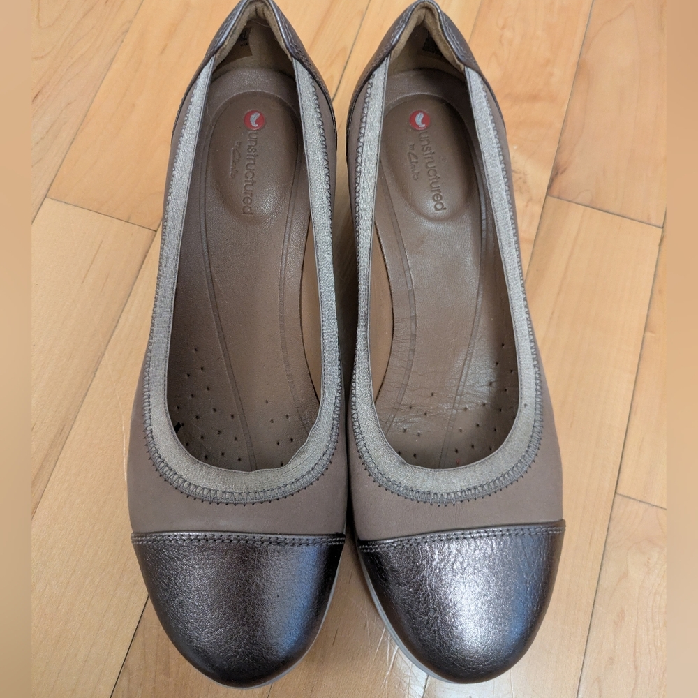 ✨3/25$ Clarks Brown and Metallic Brown Cap-Toe Ballet Flats